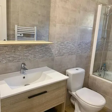Apartman La De Louise *